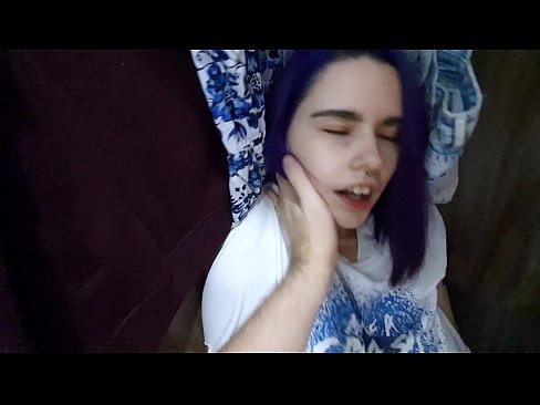 ❤️ Fûn myn suster yn 'e kast en holp har cum ❌ Anale porno by wy